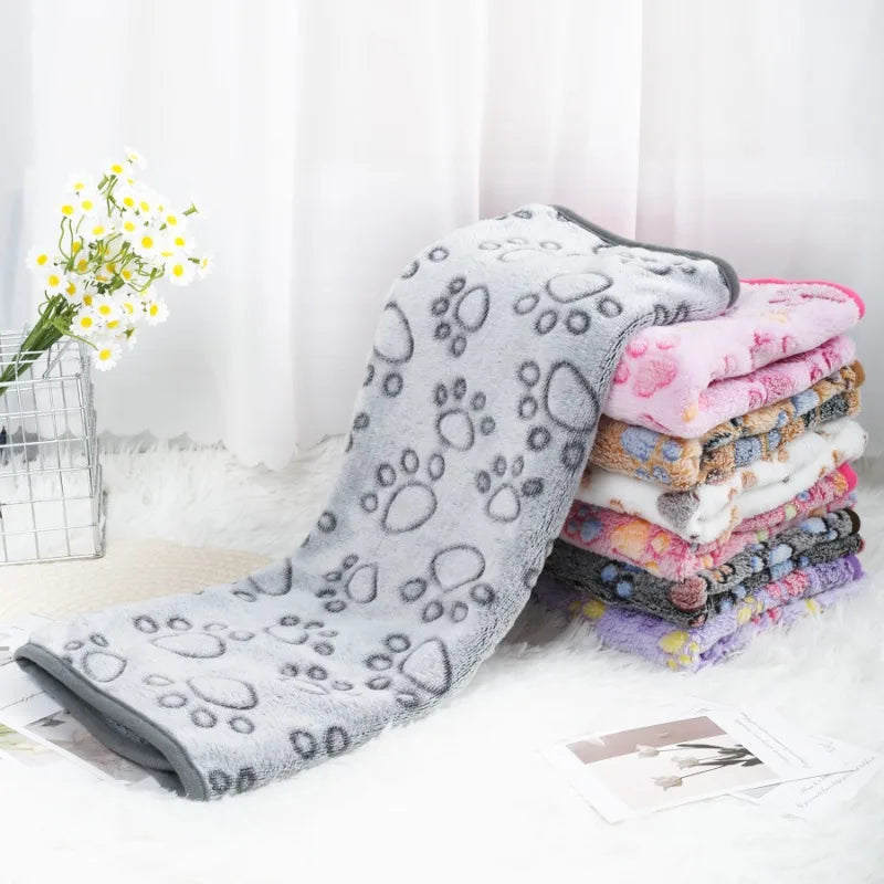 Plaid moelleux motif empreintes pour chien et chat