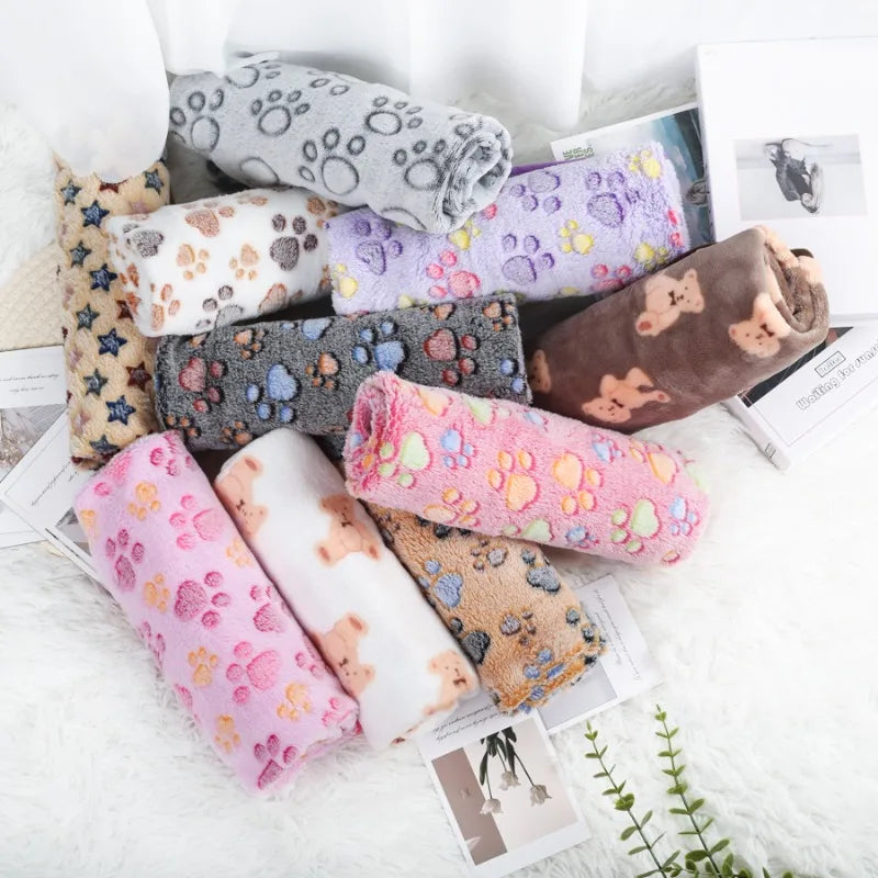 Plaid moelleux motif empreintes pour chien et chat